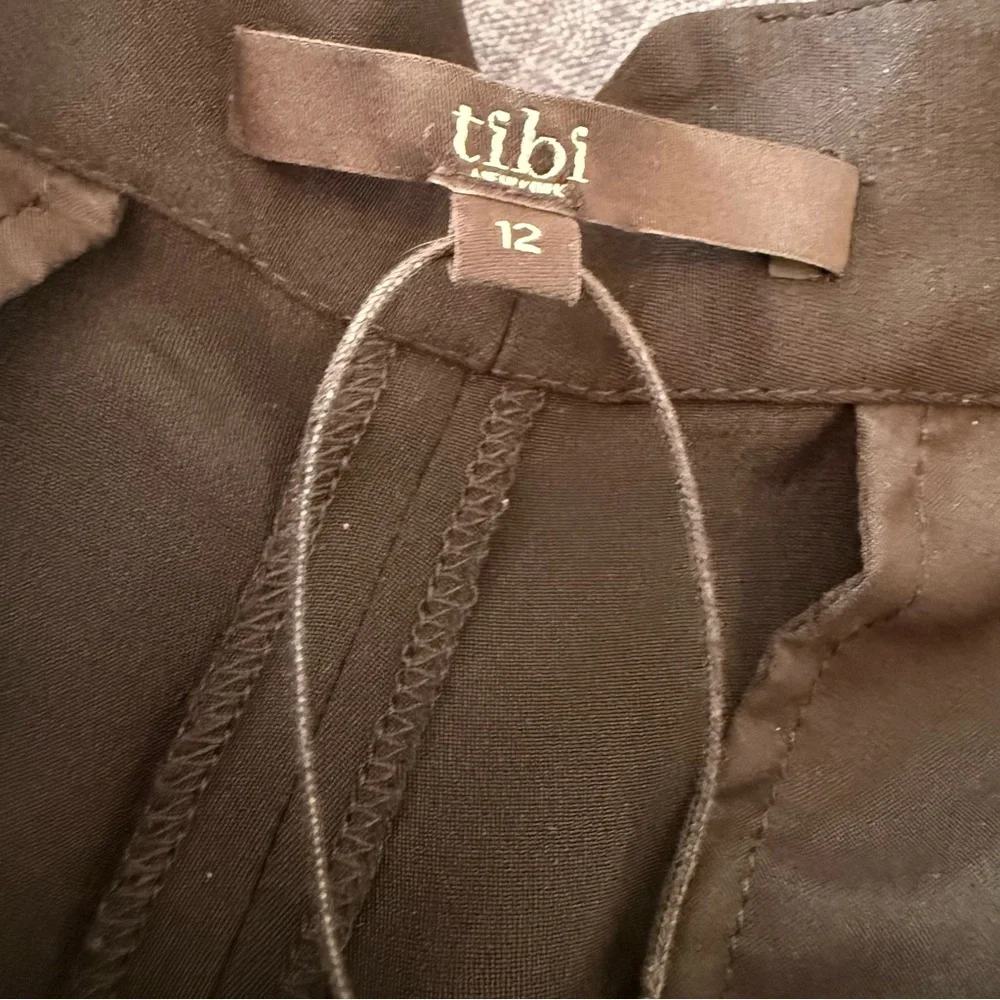 Tibi Elegant Black Silk Shorts Size 12 - Picture 10 of 11